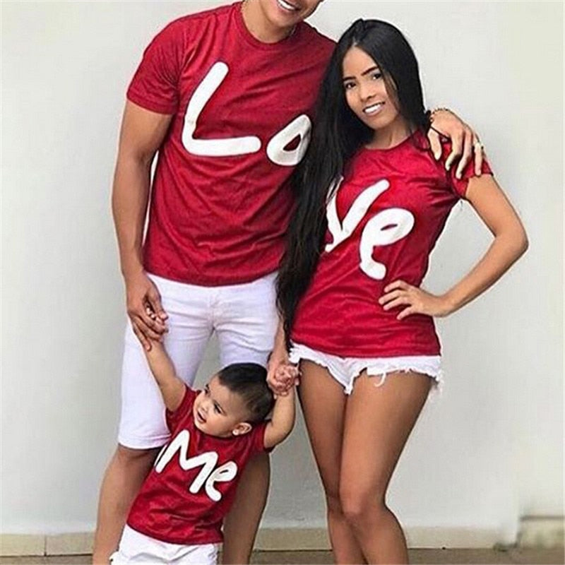 Camiseta de padre, madre y bebé 2019 trajes de Juego de Familia de verano para padres e hijos camiseta de estampado de letras rojas de manga corta